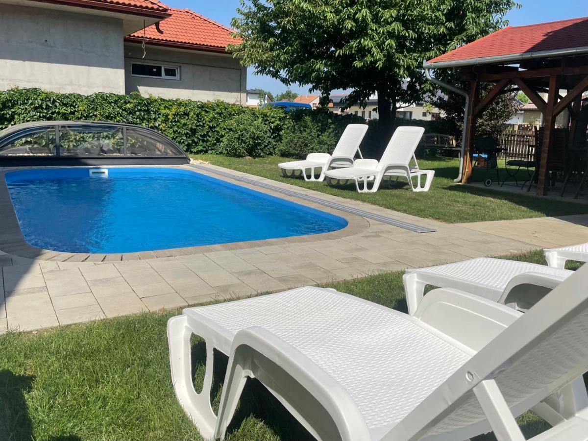 Villa Lili Apartments Balatonkeresztúr Exterior foto